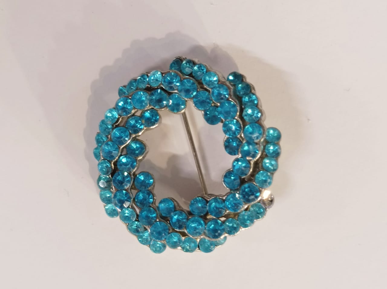 Брошь медная, сплав, голубое ювелирное стекло