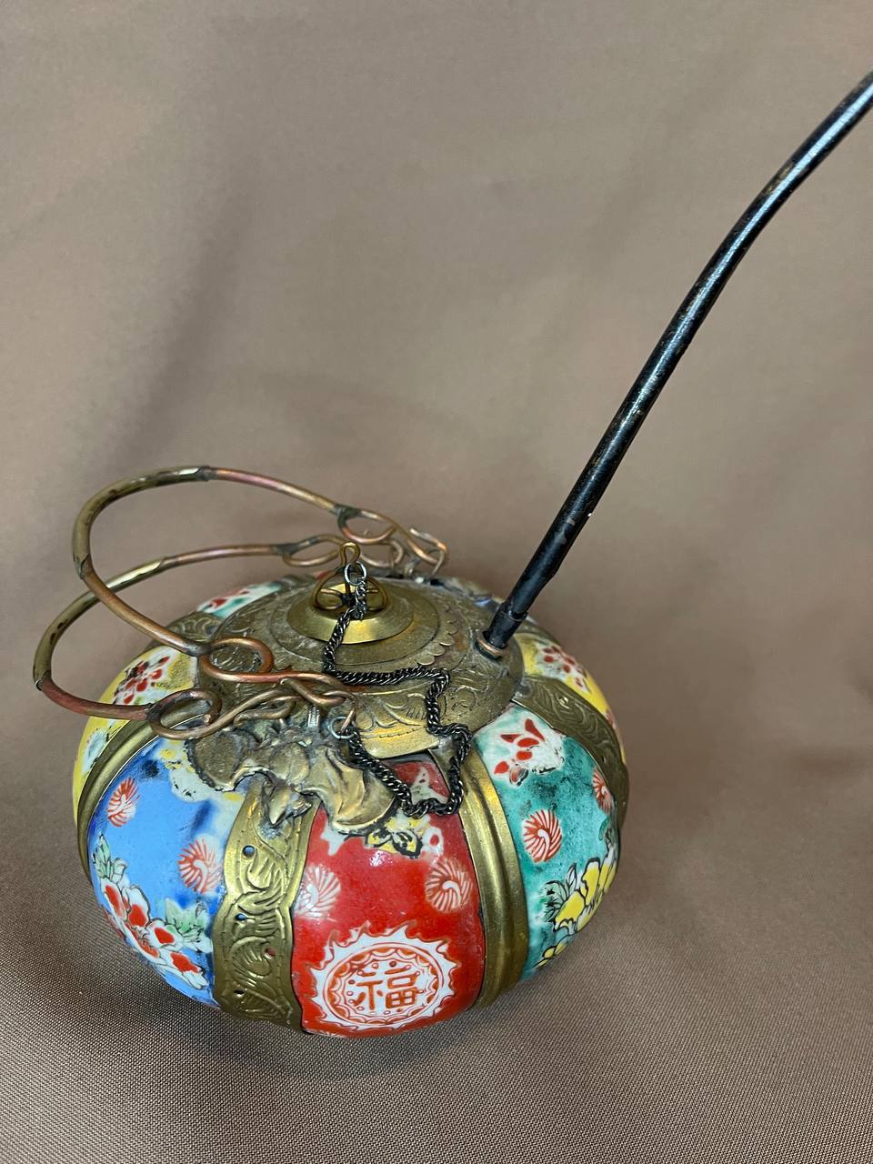 Фарфоровая  курильница для благовоний с иероглифами и рисунками, Китай