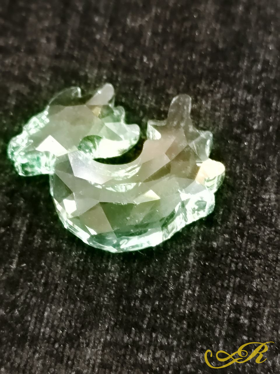 Swarovski "Lucky Dragon" зеленого хрусталя Erinite с глазами из черного хрусталя. 