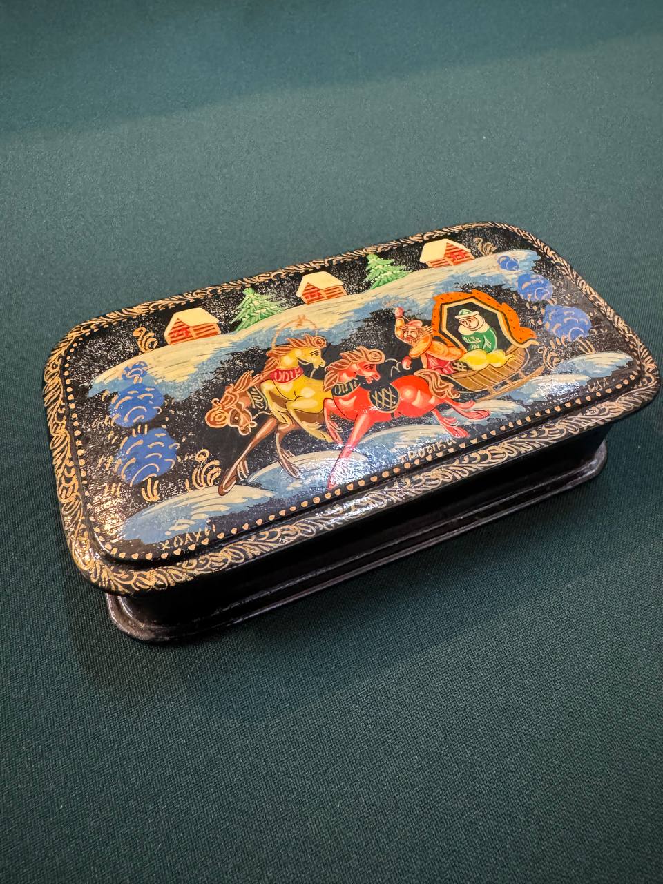 Шкатулка "Тройка". Холуй.