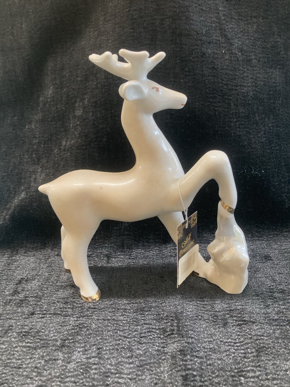 Фарфоровая фигурка "Олень"