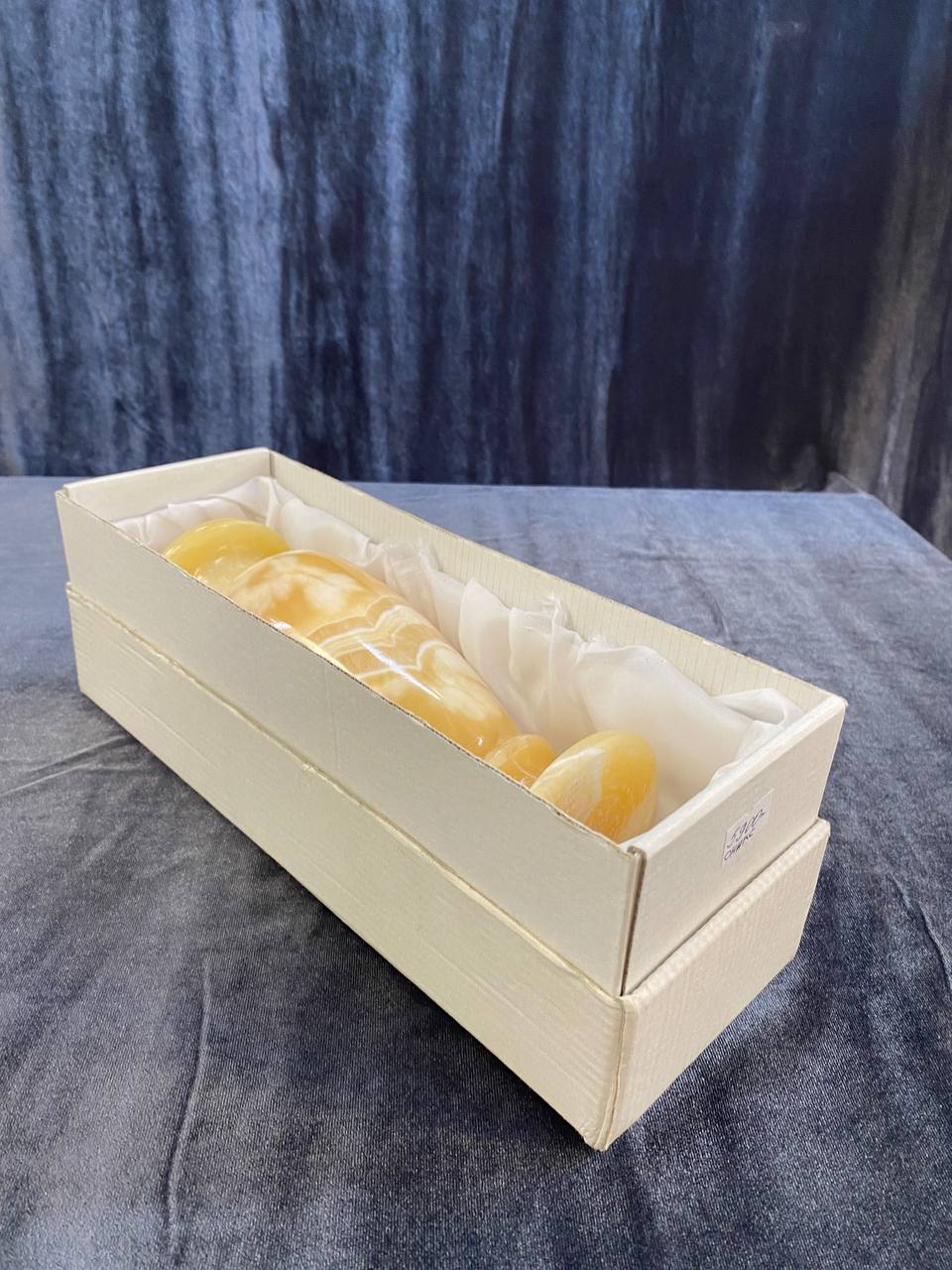 Декоративная ваза из оникса.