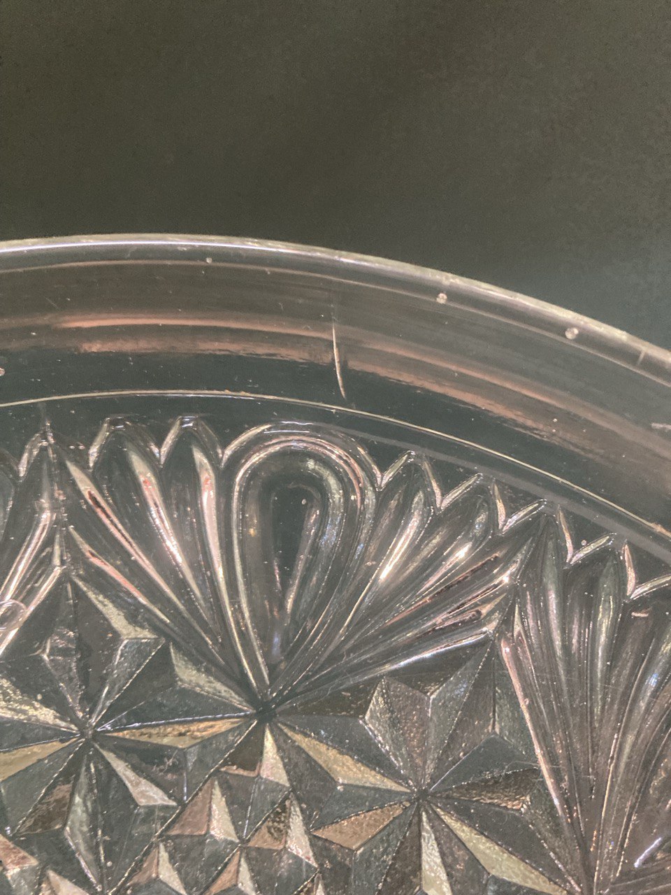 Ваза на ножке, для фруктов. Стекло. СССР. Высота 19 см. Диаметр 23 см.