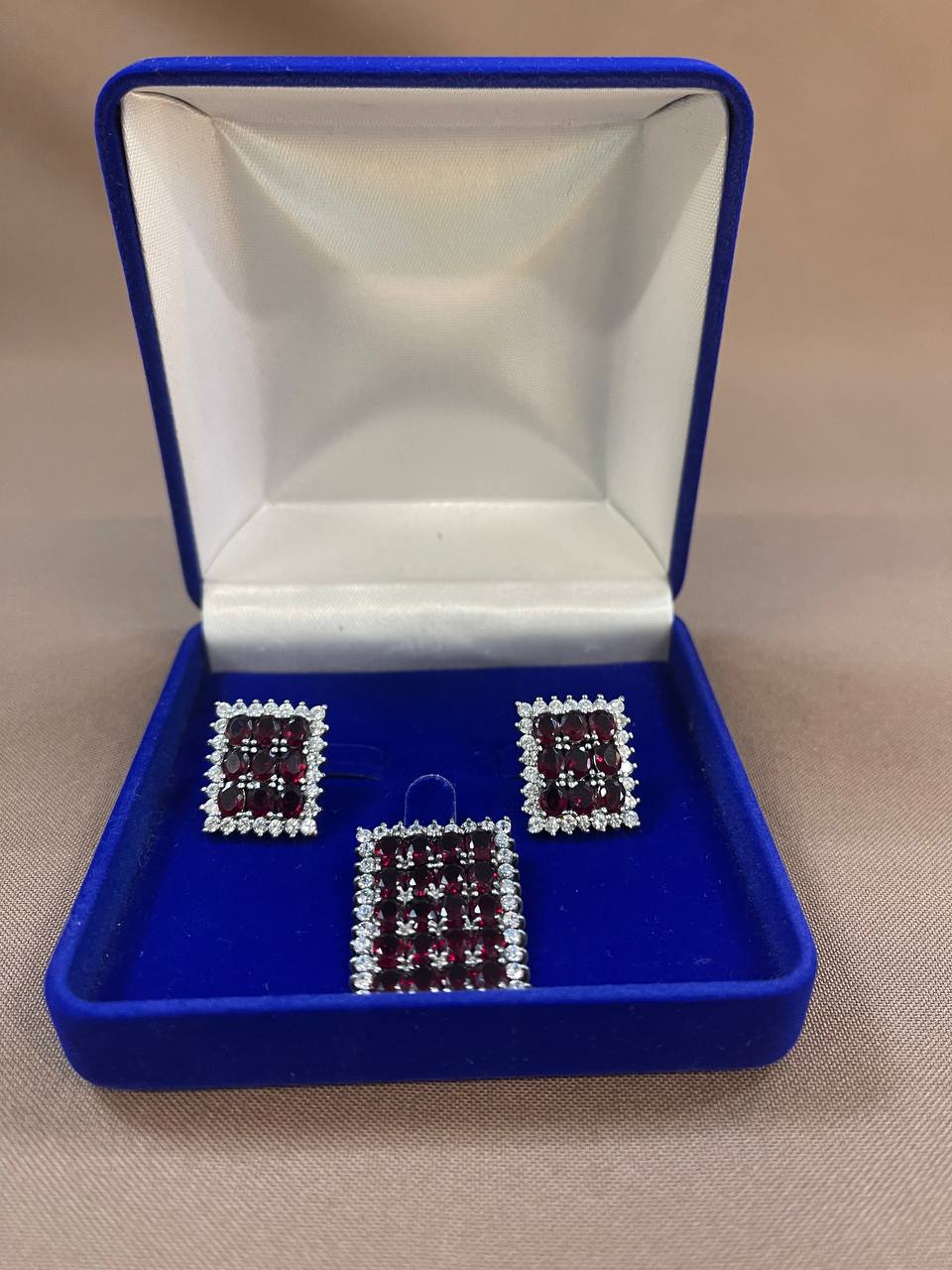 Шикарный винтажный комплект СССР, серьги и подвеска,серебро,натуральные гранаты,цирконы