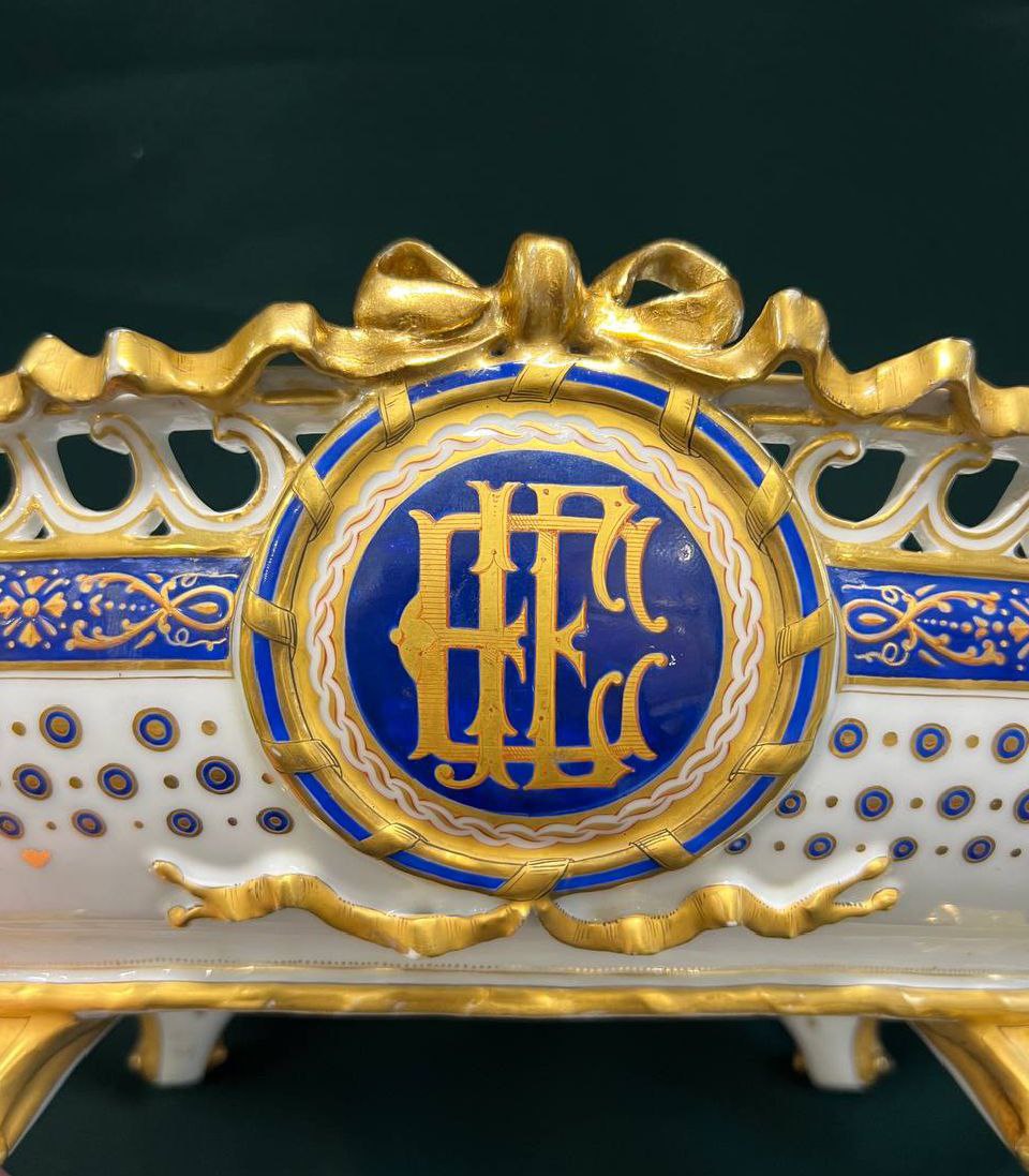 Ваза с ручками Limoges, фарфор, золочение. Размер 15х53х32см