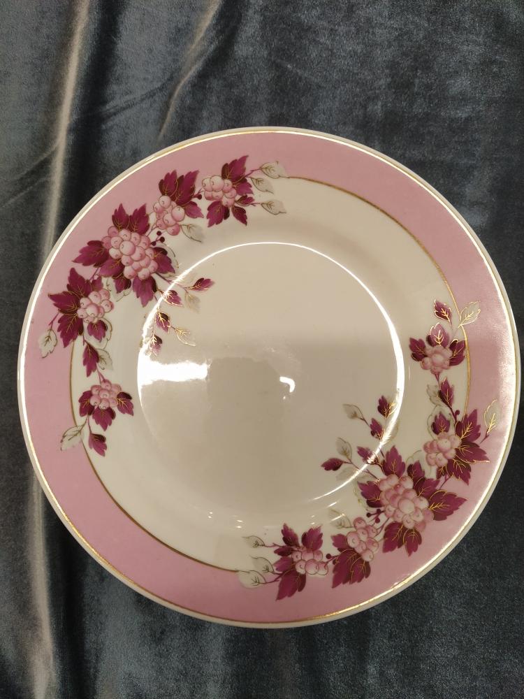 Тарелки для второго, автор рисунка Виктор Тоот.