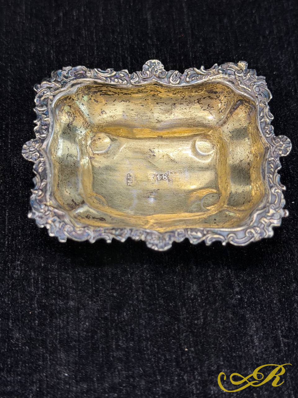Ажурная солонка. Серебро 84 пробы, золочение. Москва, 1864 год. Клеймо ИГ. 12,2 гр.
