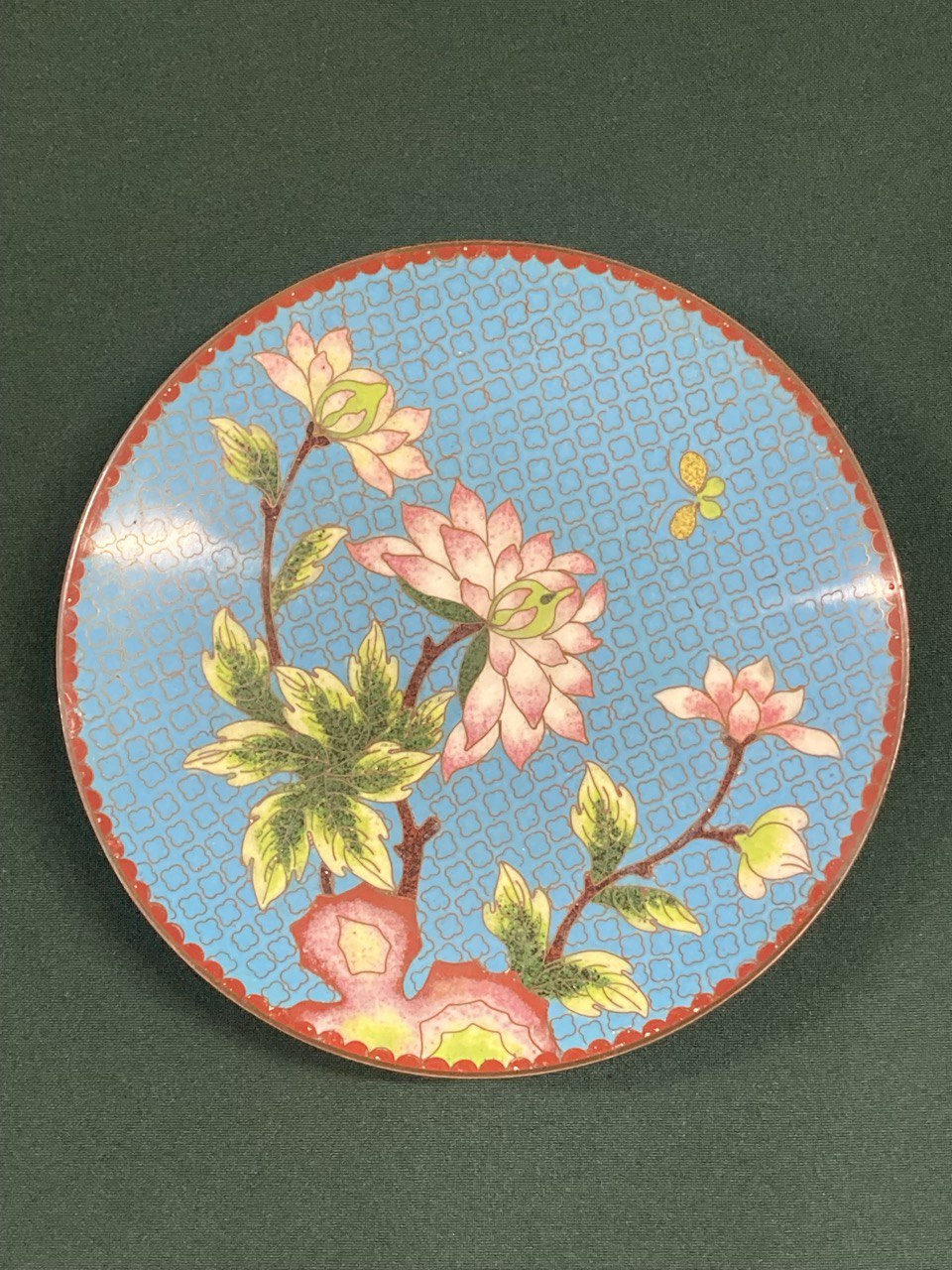 Тарелка в технике "клуазонне" на подставке.