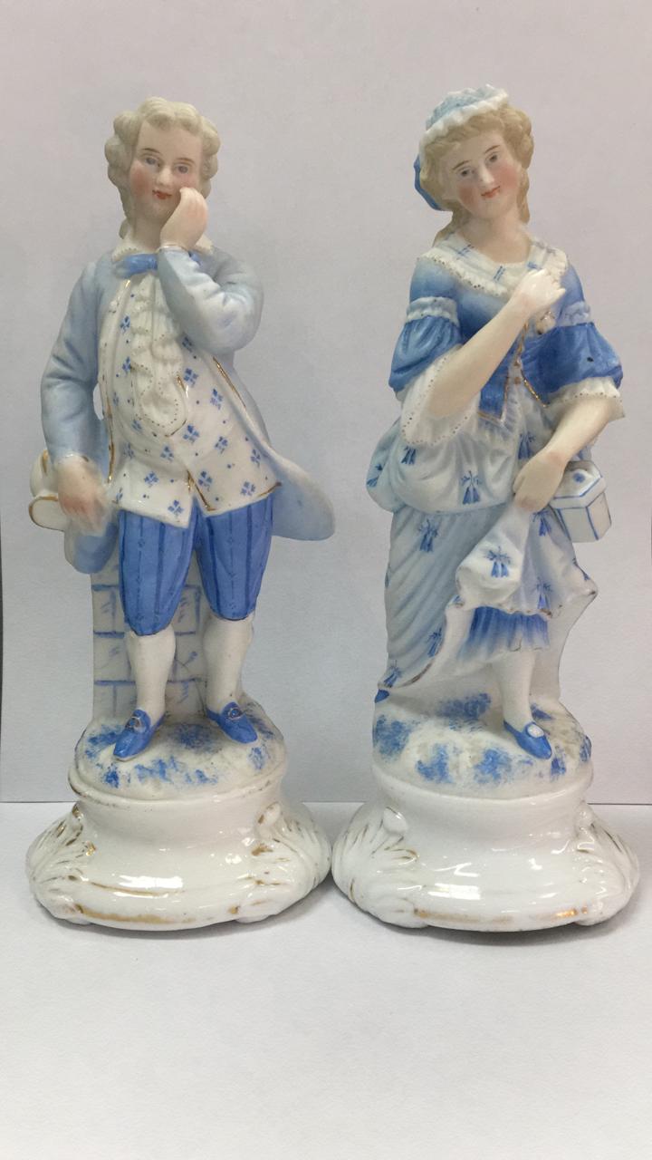 Парные статуэтки фарфоровые “Юноша и леди”