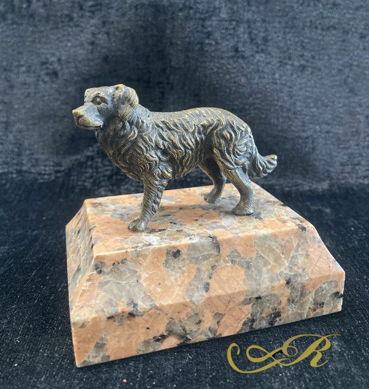 Бронзовая статуэтка "Собака", нач. XX в. Материал: бронза, мрамор.