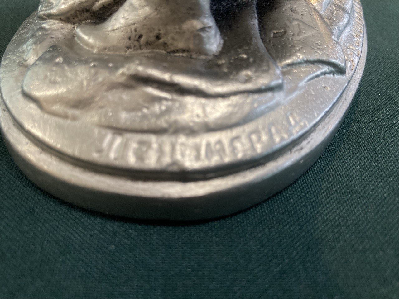 Скульптура " Руслан и Черномор" силумин.