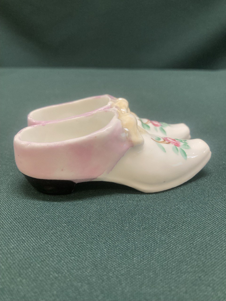 Фарфоровые башмачки, живопись. Франция 1920-1930 г.