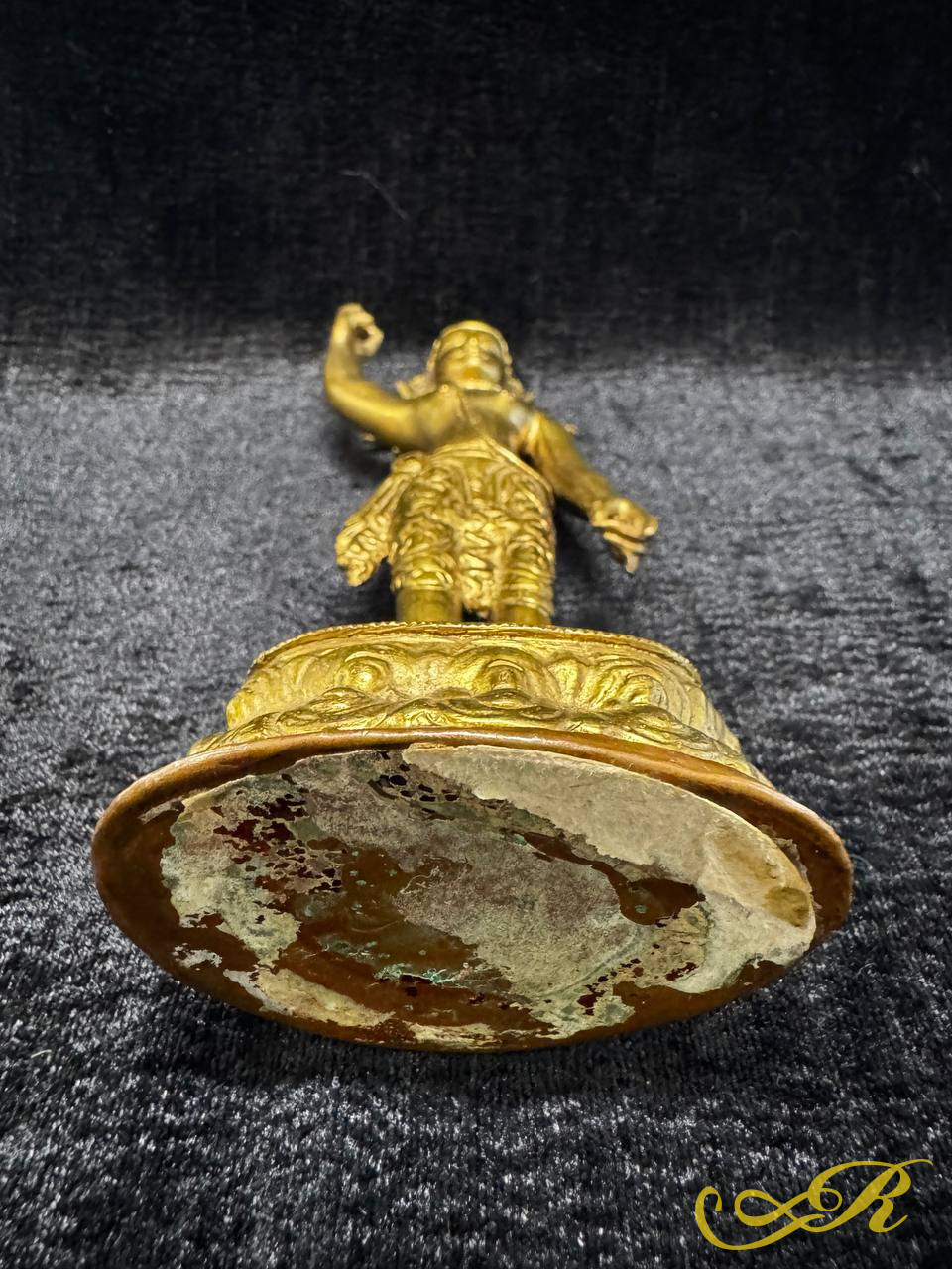  Буддийская бронзовая статуэтка,Божество, бодхисаттву, в традиционной стоящей позе с жестом благословения. 