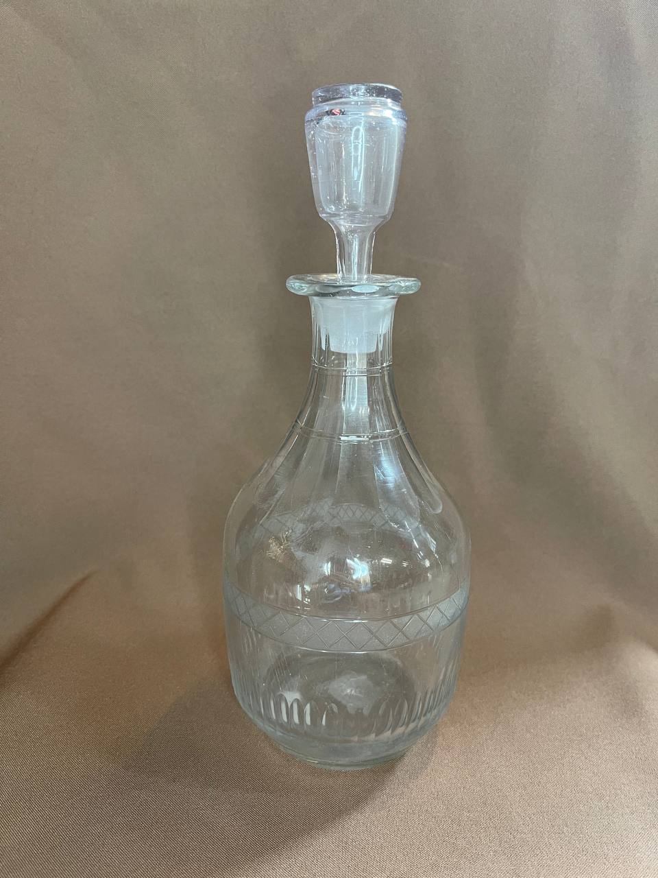 116.Графин, Императорский стекольный завод,1830-50 г.  Гранение,шлифовка, травление.Высота 245 мм, объем 650 мл.