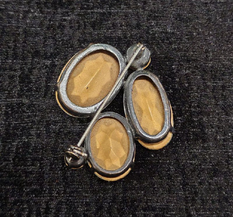 Брошь чешская