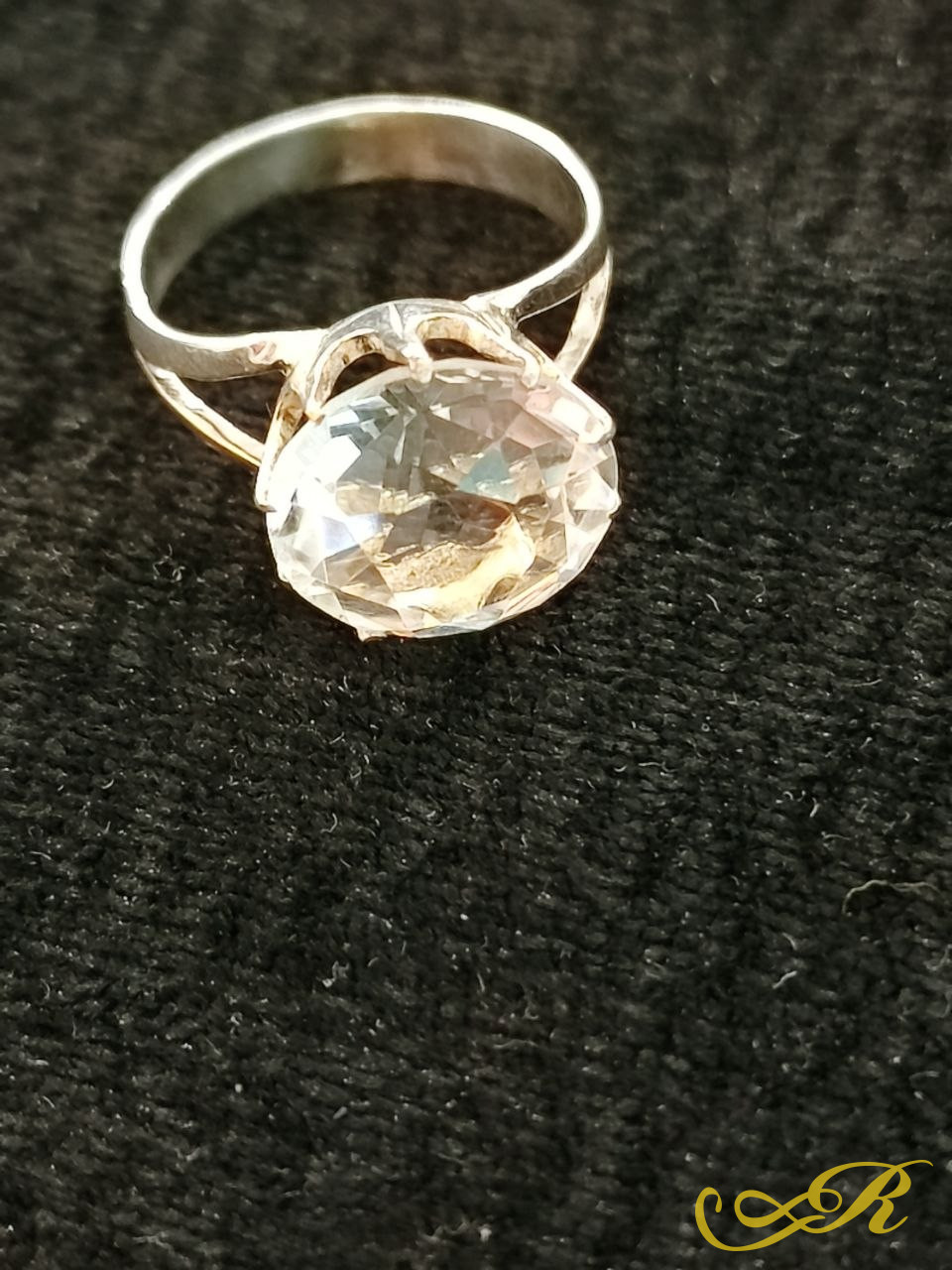  Серебряный комплект. Серьги, кольцо. Авторская работа. Серебро, кварц-хрусталь. Кольцо 18 размер.серьги В-2,4 см. Ш-камня 1,3 см. Вес-10,11 гр.