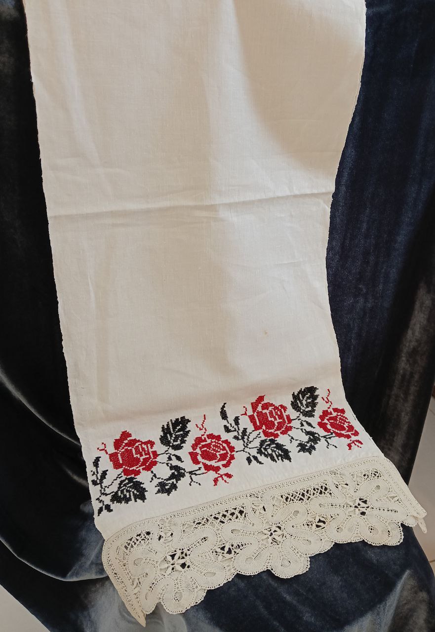Рушник, полотенце с ручной вышивкой и кружевом, домотканная ткань,252х41 см
