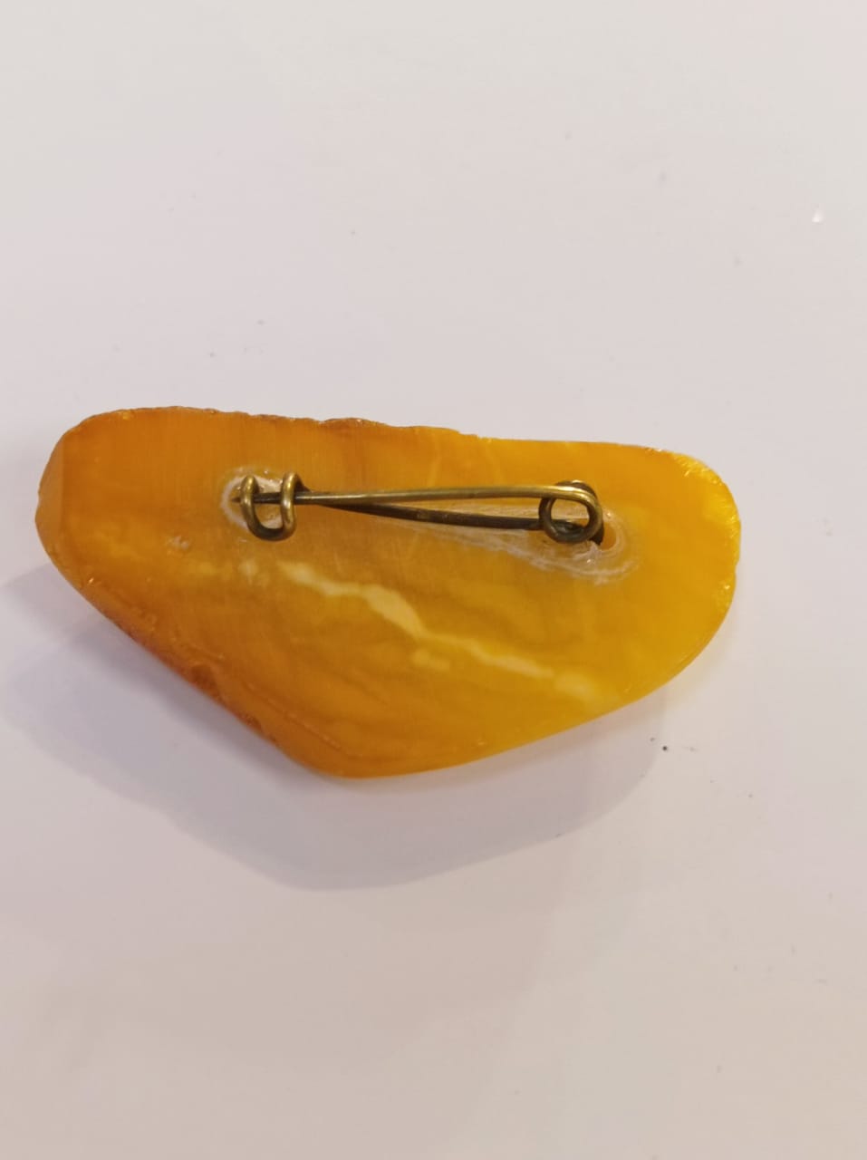 Брошь из янтаря, 4 см., вес 5,01 гр.