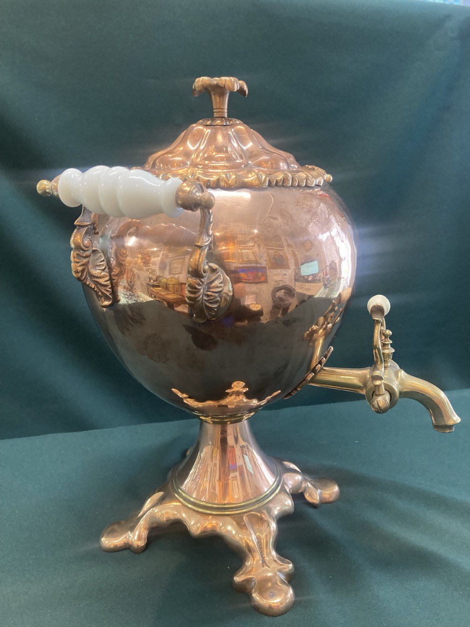 Бульотка винный фонтан. Англия.