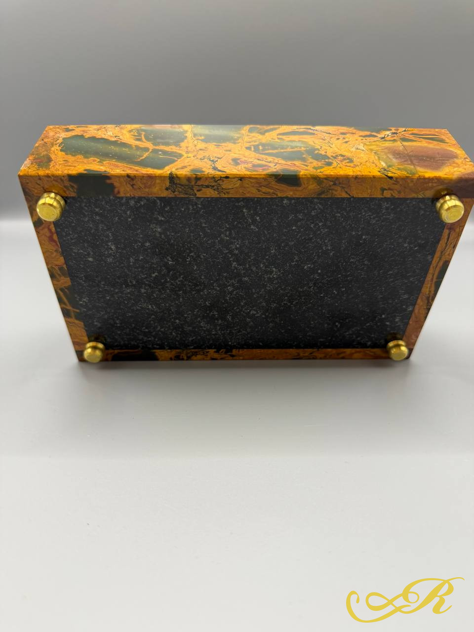  Шкатулка сибайская яшма (Пикассо), крепления бронза. Размер 17,5х10,5х6,5 см.