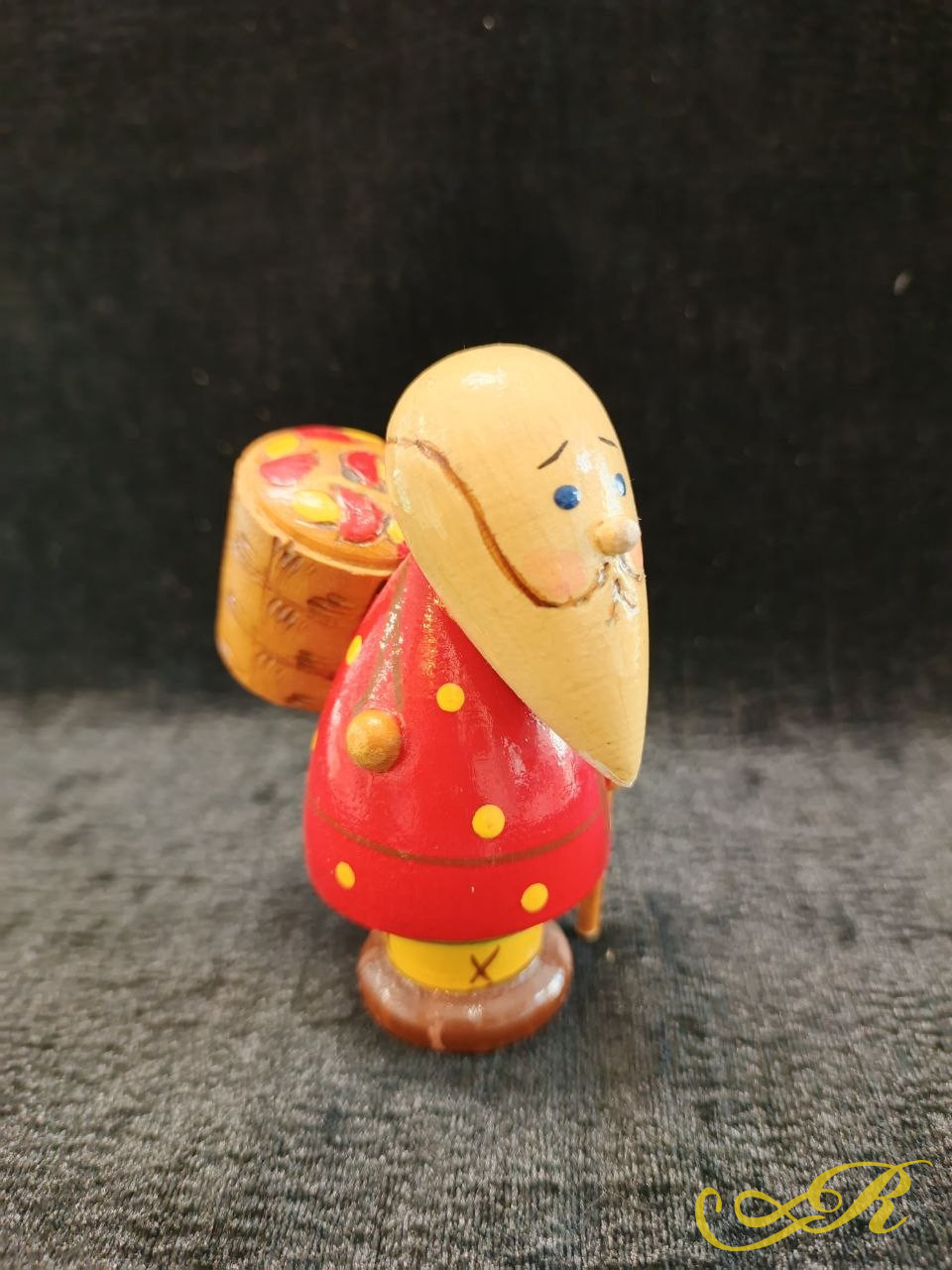 Винтажная деревянная фигурка. СССР. Ручная роспись. В-9,5 см. Ш-4,5 см.