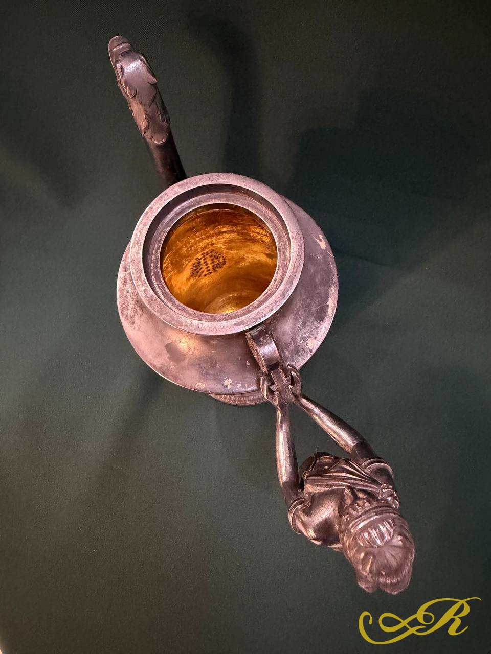 Чайник модерн. Серебро 950 пр. Франция 1809-1819 гг. Вес -865 гр. В-21,5 см. Ш-23,5 см.Внутри золочение,штихель. Костяная ручка утрачена. Состояние на фото.