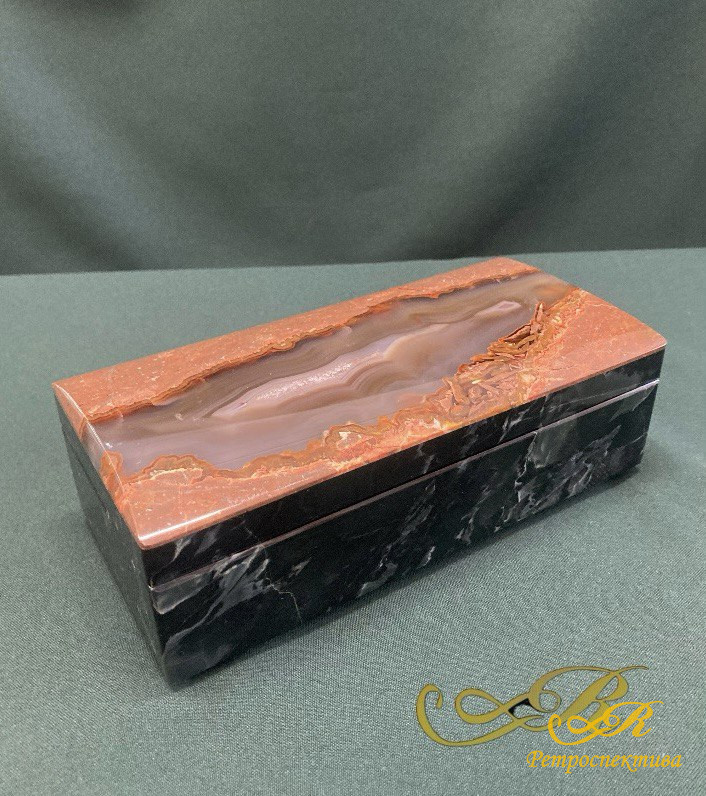 Шкатулка  яшма Мулдакаевская , агат.