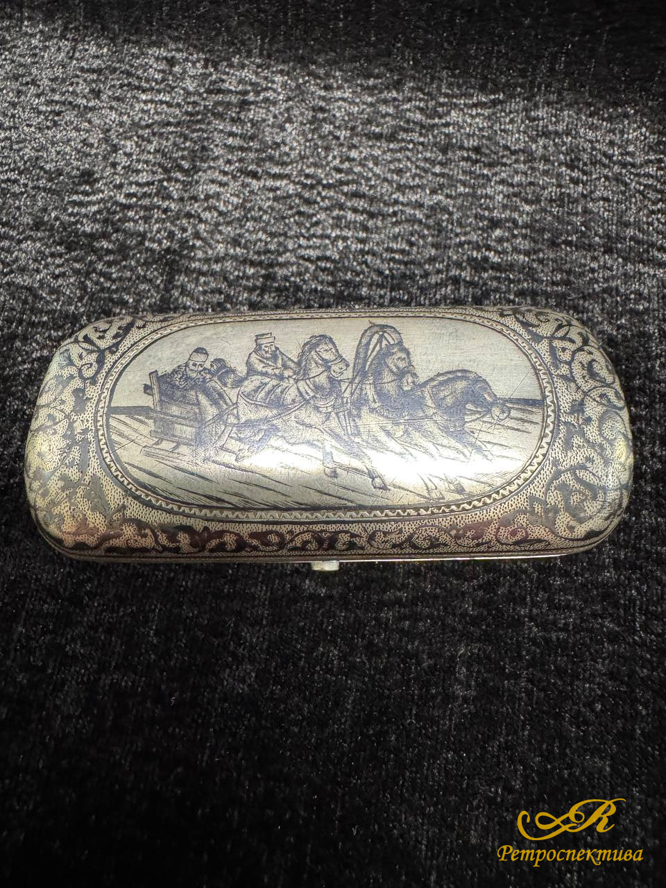 Серебряная таблеточница, портсигар 84 пр.,1890 г. Техника чернь, остатки золочения.