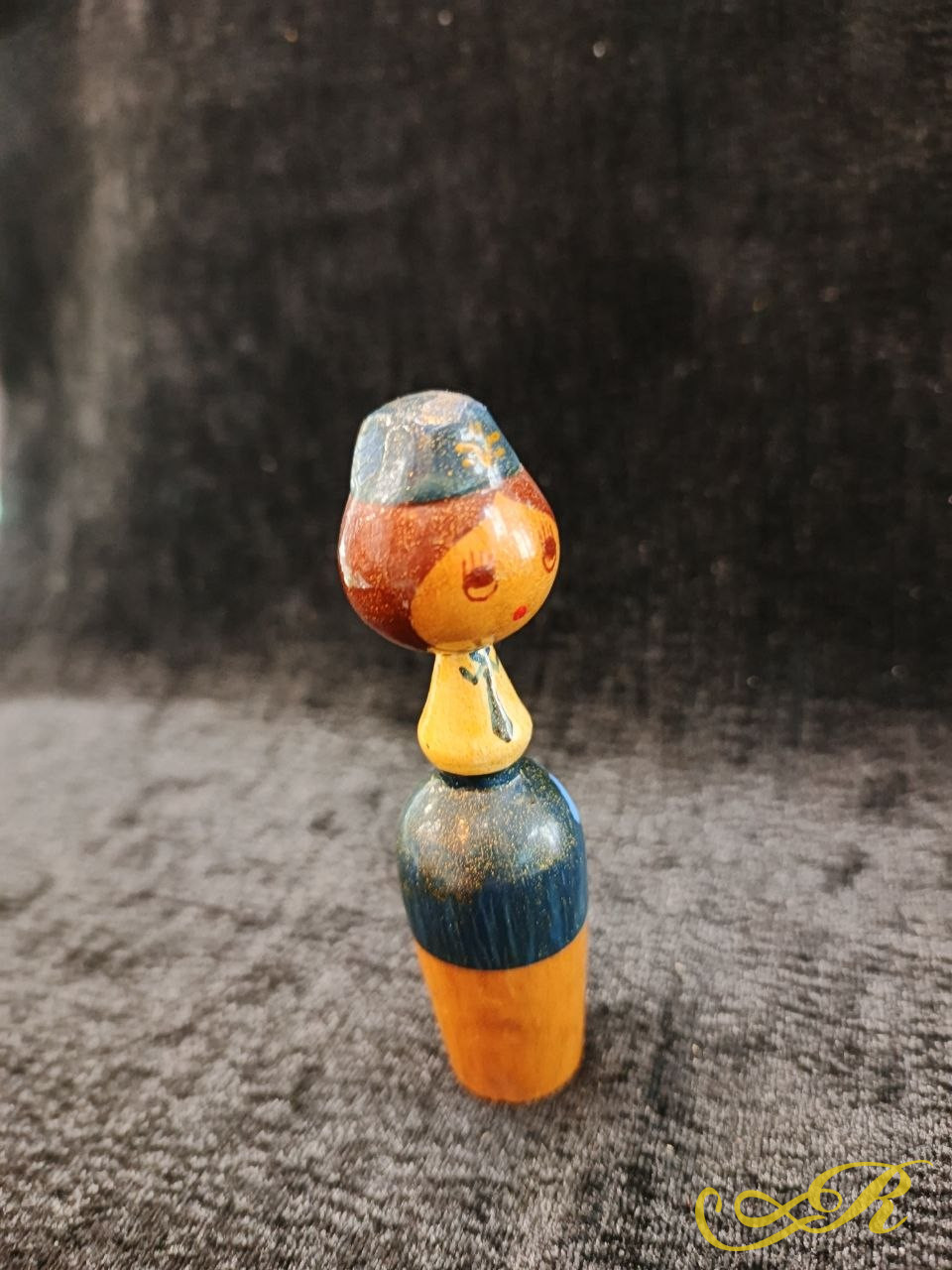 Винтажная деревянная фигурка. СССР. Ручная роспись. В-9,3 см. Ш-2,1 см.