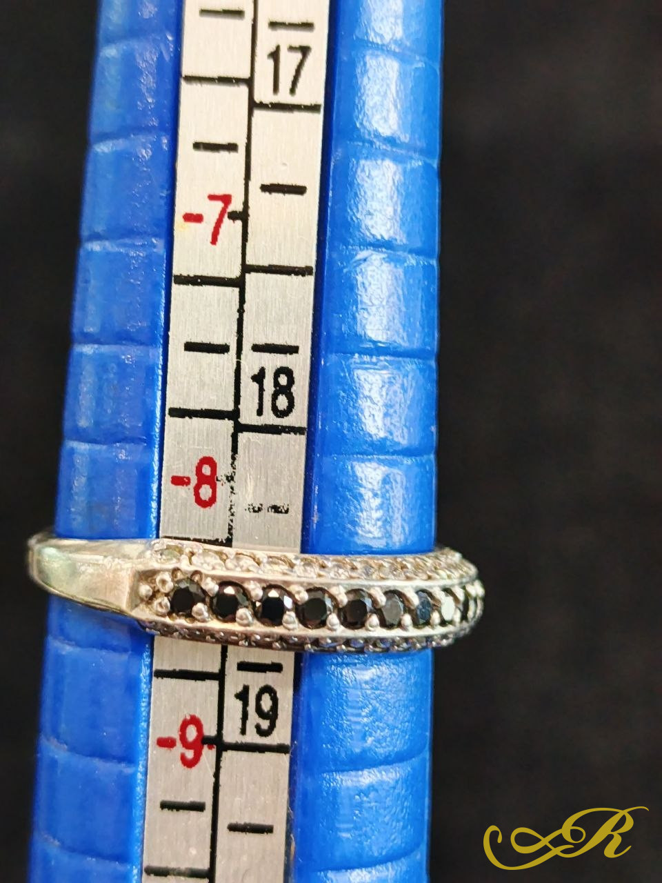  Серебряное кольцо 925 пробы с гранатом . 2,02 гр. 