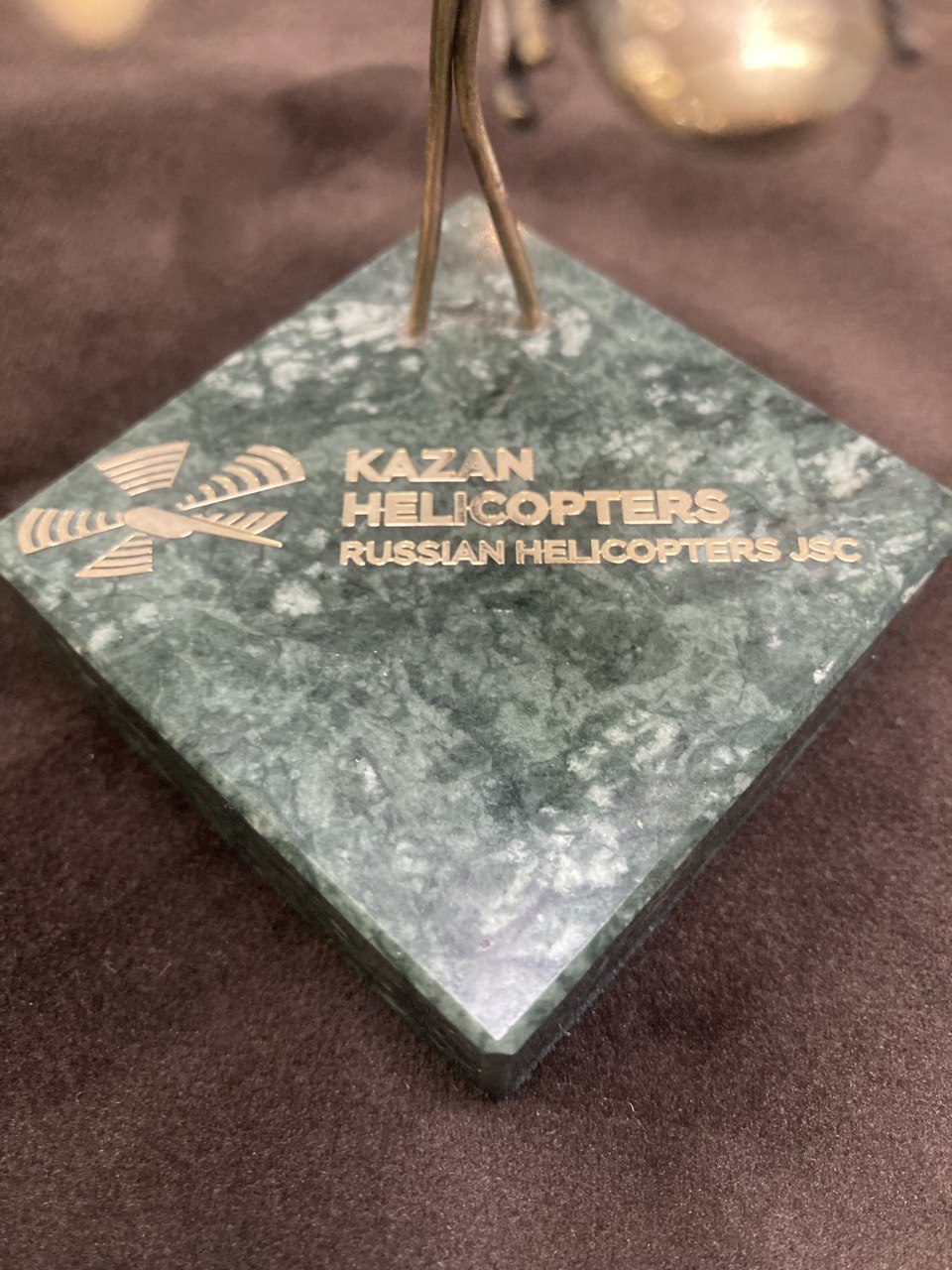 Сувенир "Вертолет" Бронза, латунь, мрамор.