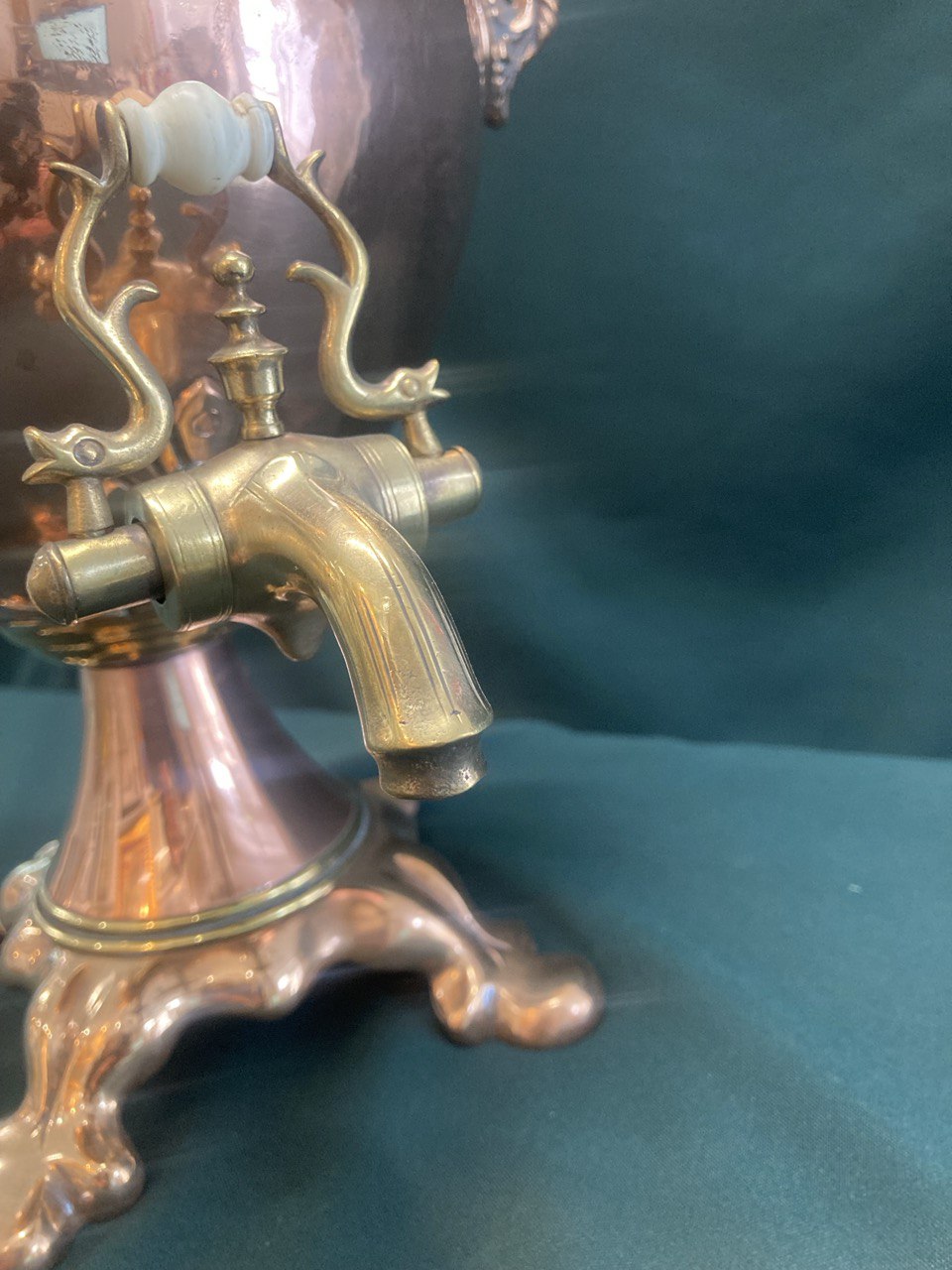 Бульотка винный фонтан. Англия.