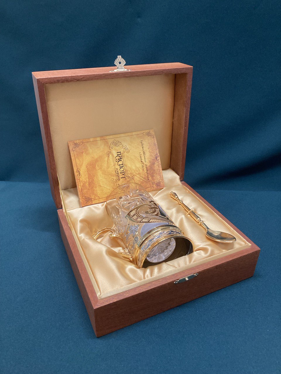 Набор подарочный : подстаканник с ложкой. ЗлатАРМС.