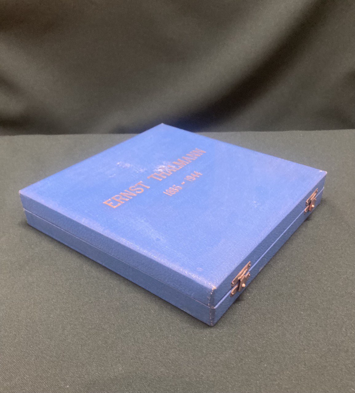 Фарфоровое панно " Эрнест Тельман". Мейсон , бисквит. Германия.