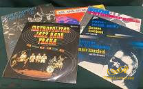 Пластинки. Большой ассортимент исполнителей джаза.