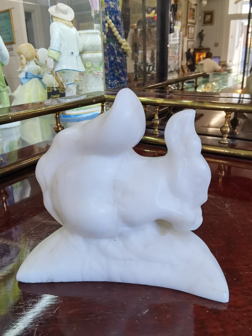 Статуэтка "Белка",СССР,серХХв,мрамор.высота 9 см