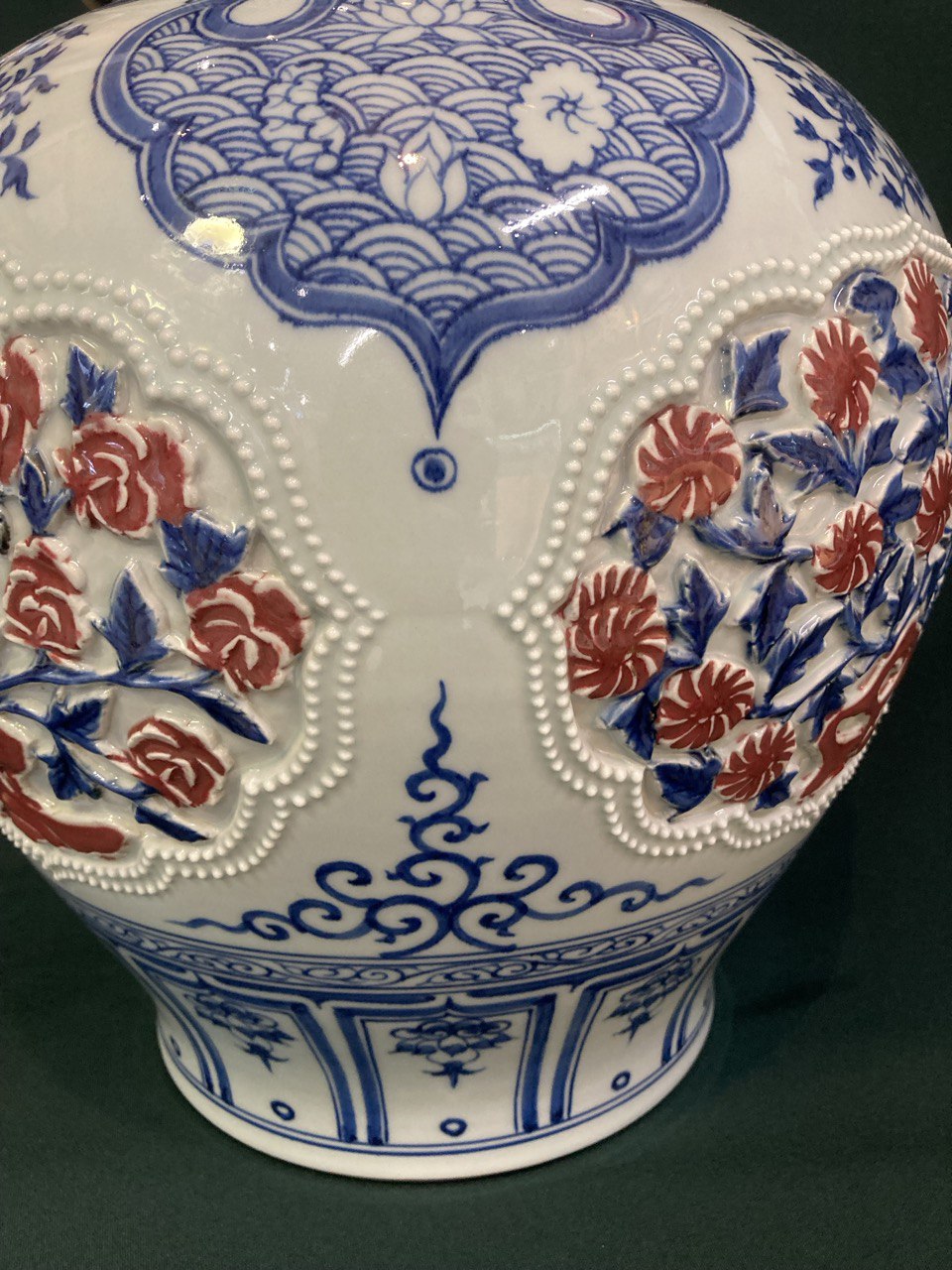 Ваза напольная, с крышкой. Китай.