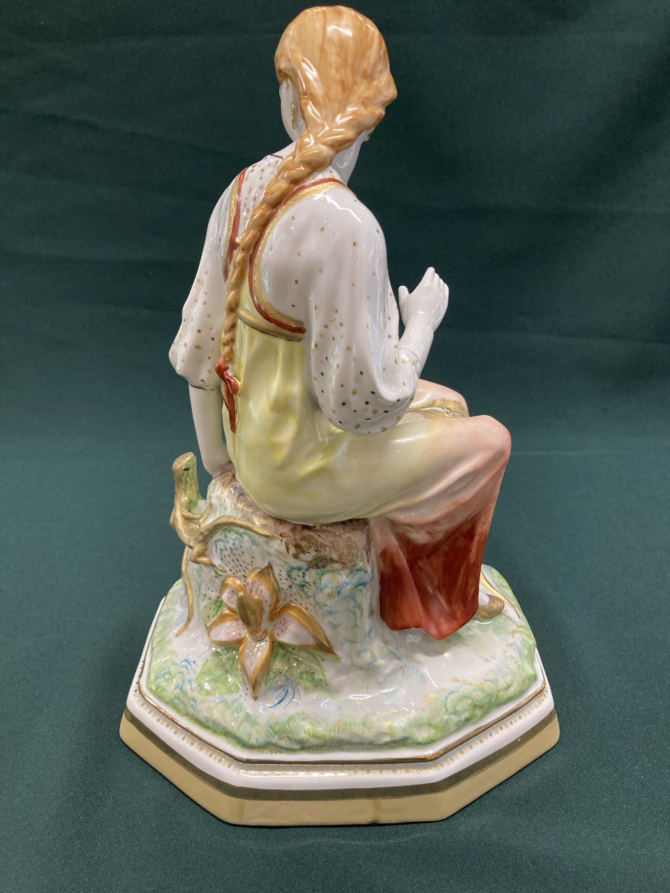 "Малахитница" или "Хозяйка медной горы" Дулево. СССР.