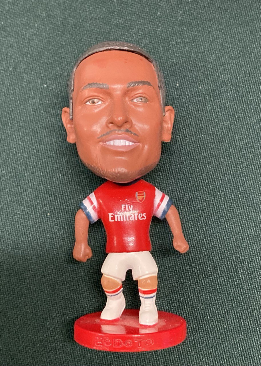 Фигурки футболистов 3 шт. Цена за 1 фигурку. Высота 7 см.