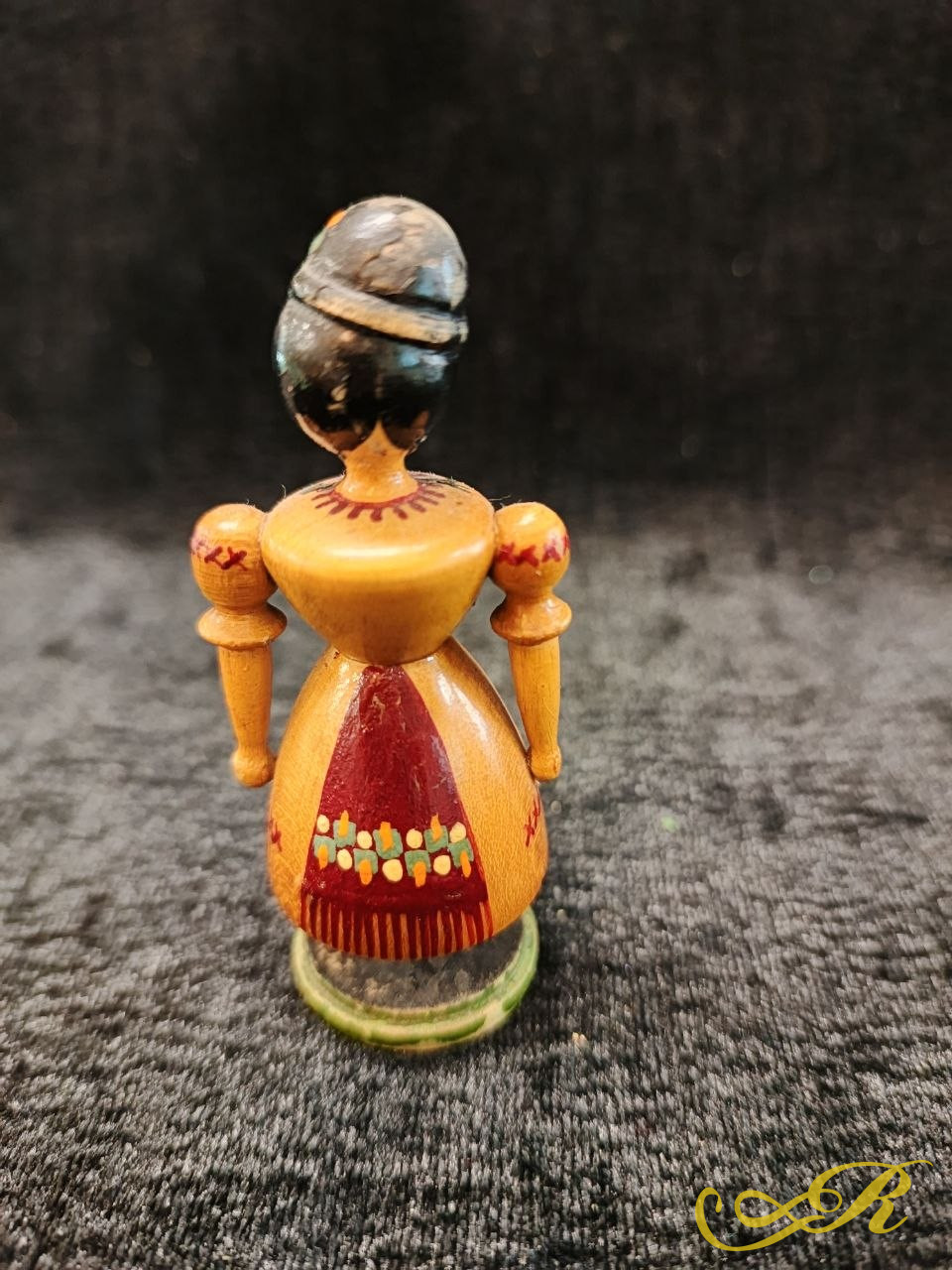 Винтажная деревянная фигурка. СССР. Ручная роспись. В-7,4 см. Ш-3 см.