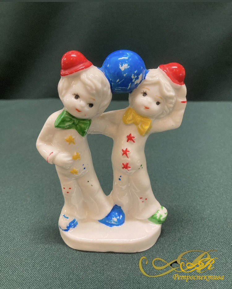 Клоуны с мячиком, фарфор СССР