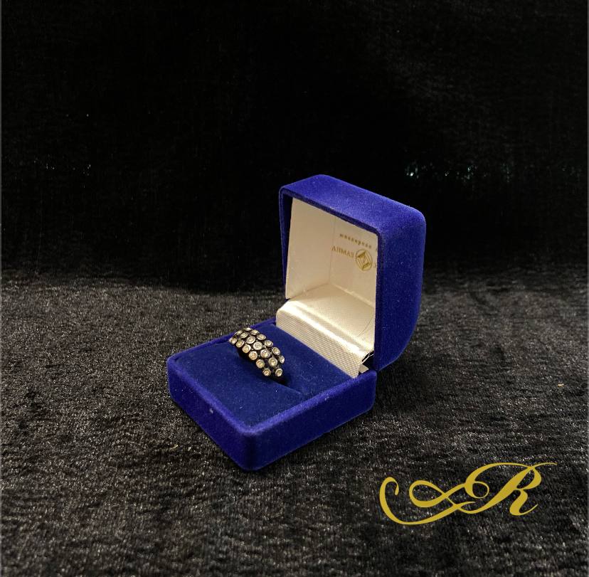 Кольцо медное с фианитами.