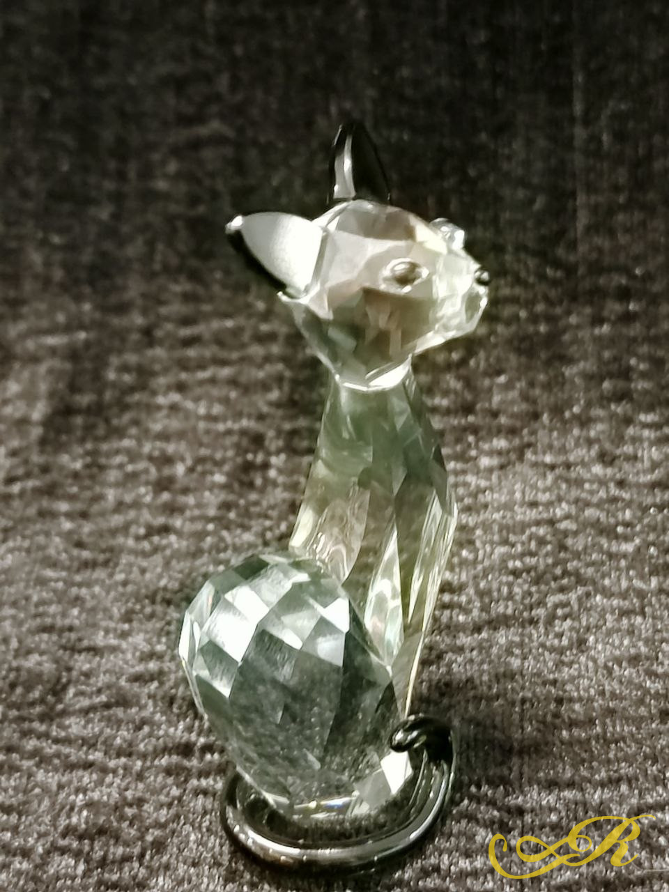  Swarovski Грациозная кошка. Оригинал. Оригинальная хрустальная фигурка. Клеймо. В-6,5 см. Ш-2,7 см.