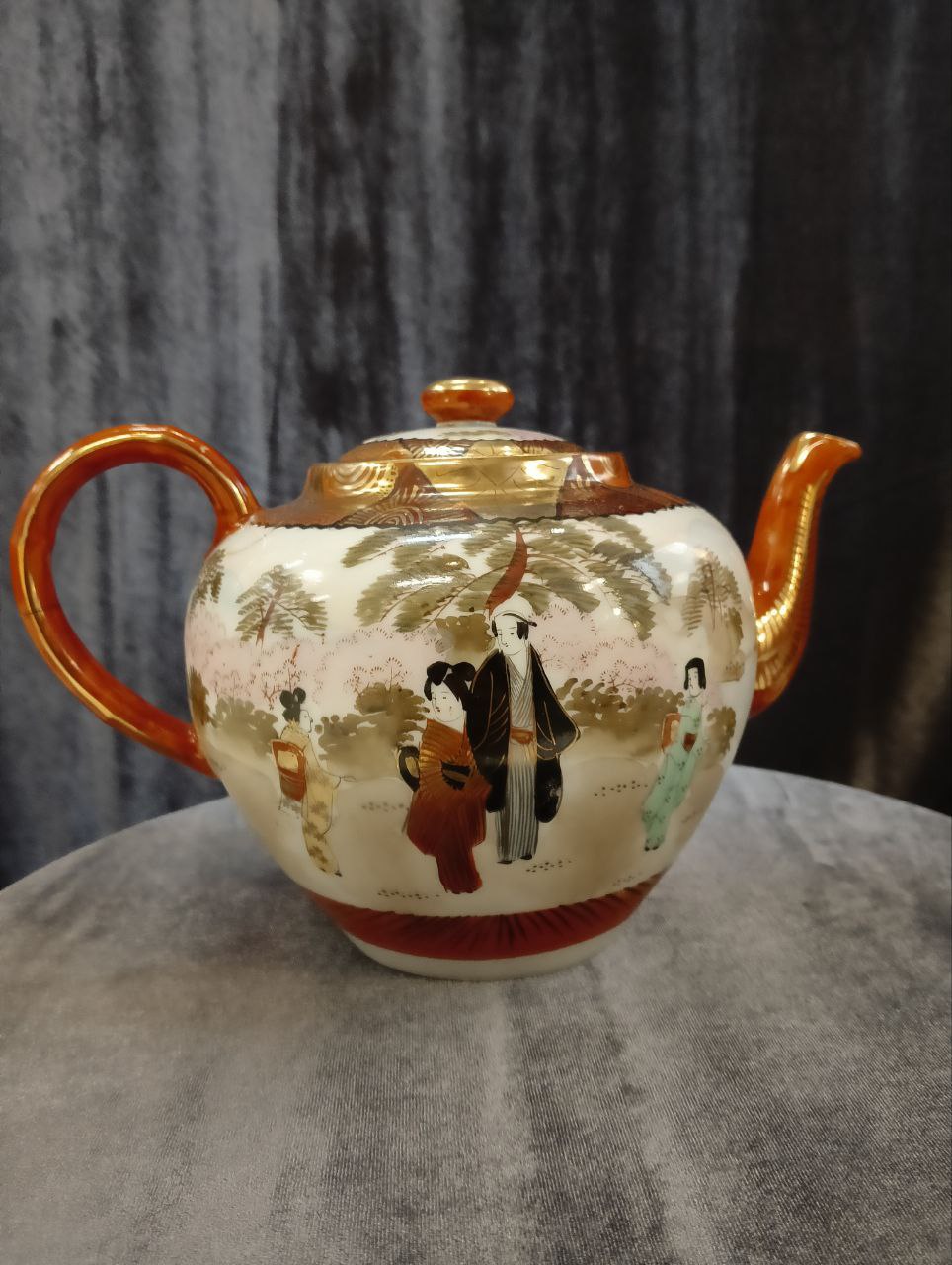 Фарфоровый чайный сервиз, Китай, 5 чайных пар, чайник, сахарница, молочник, ваза