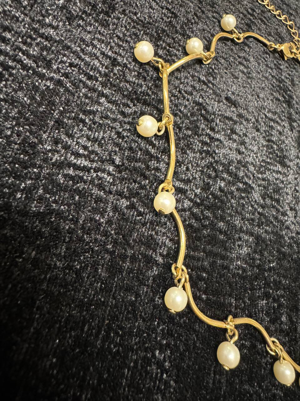 Чокер, латунь, позолота,жемчуг.