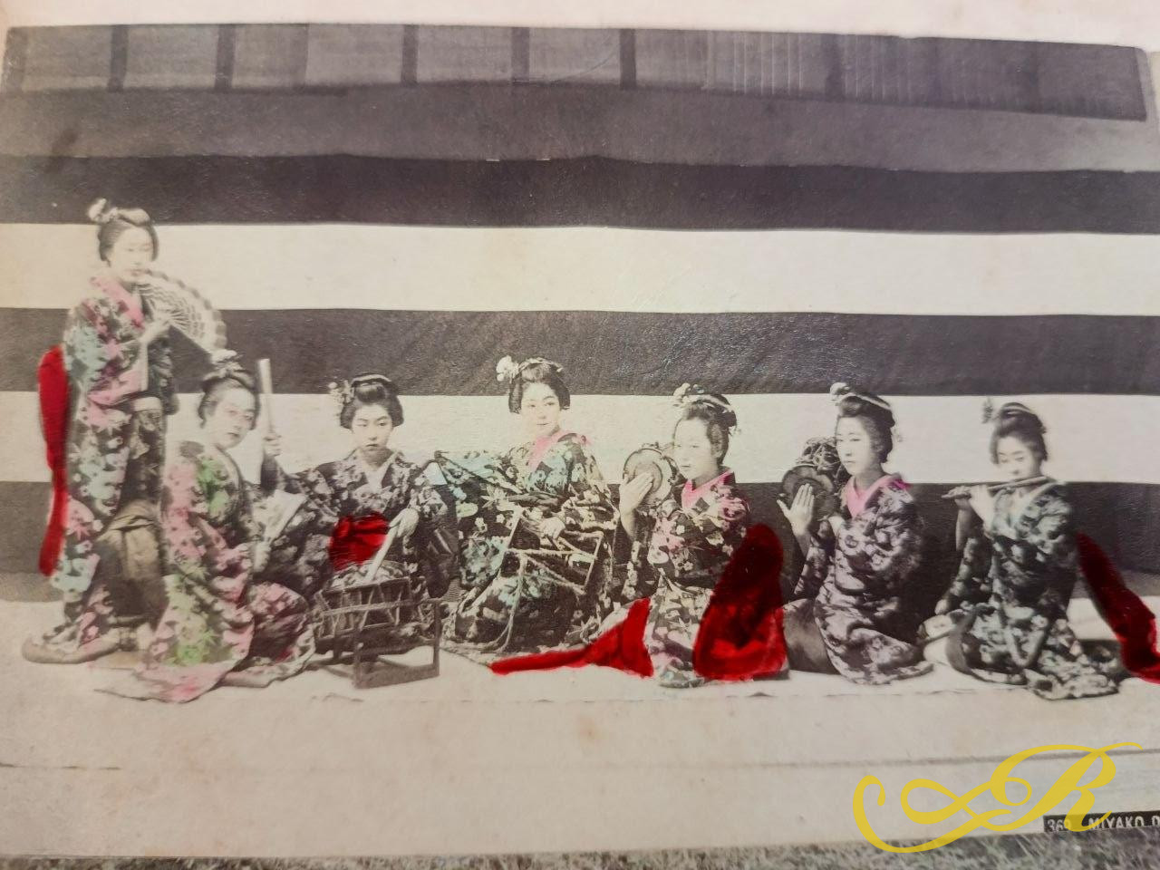  старинная альбуминовая фотография (примерно 1880 года), запечатлевшая вид на Порт-Тауфик (вход в Суэцкий канал) в Египте. Ш-32, В-22,5 см. Зангаки