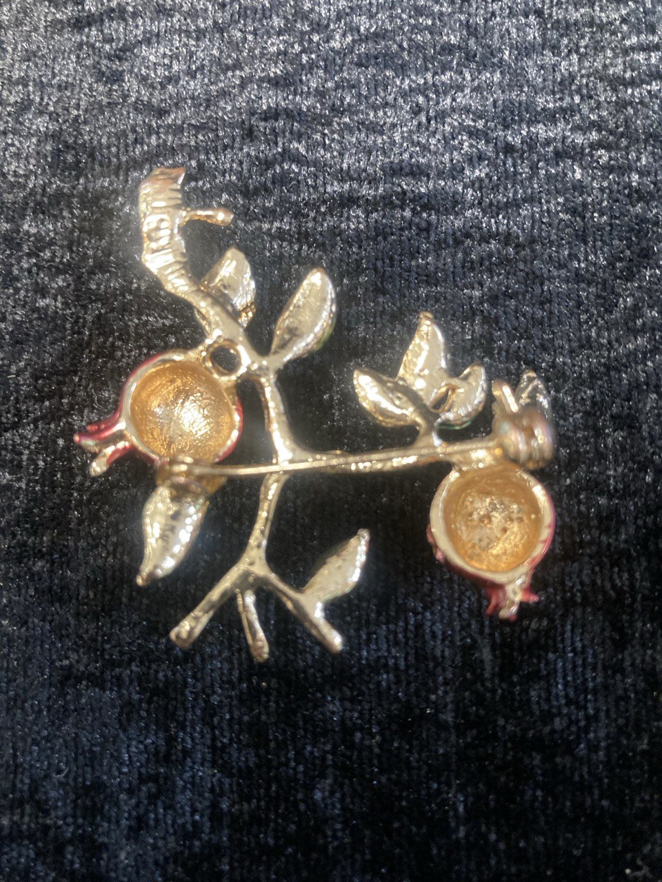 Брошка " Ветка граната"