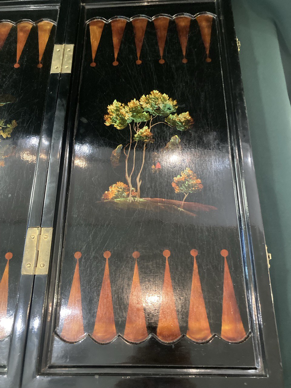 Нарды в восточном стиле. Папье -маше,лак,роспись,рог,кость,резьба.