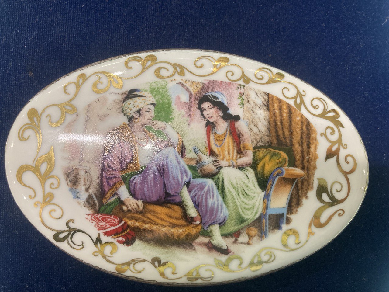 Шкатулка Туймазы.Деколь, золото. 8 х 12 х 4 см.