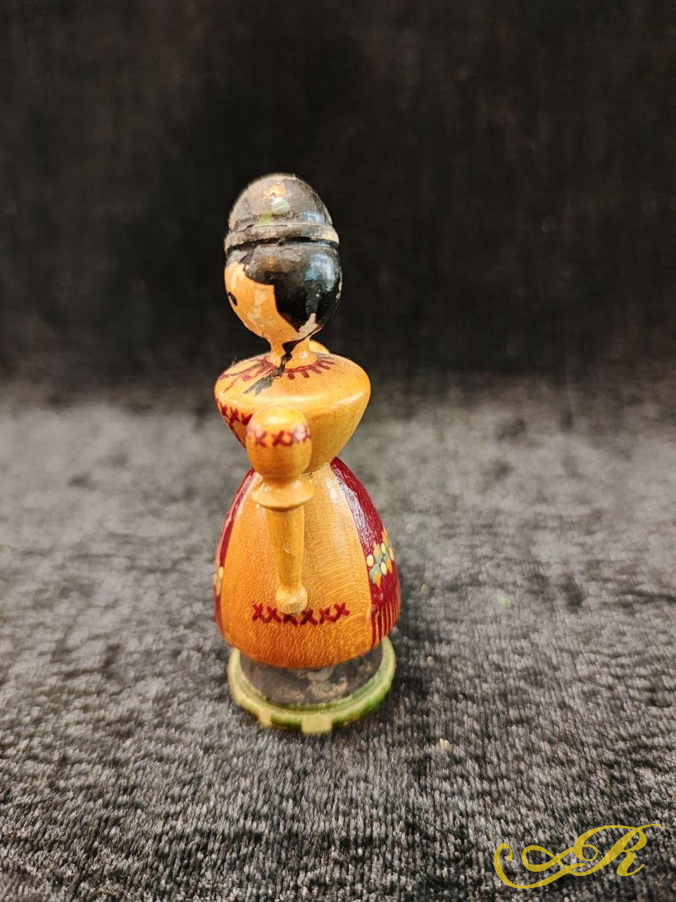 Винтажная деревянная фигурка. СССР. Ручная роспись. В-7,4 см. Ш-3 см.